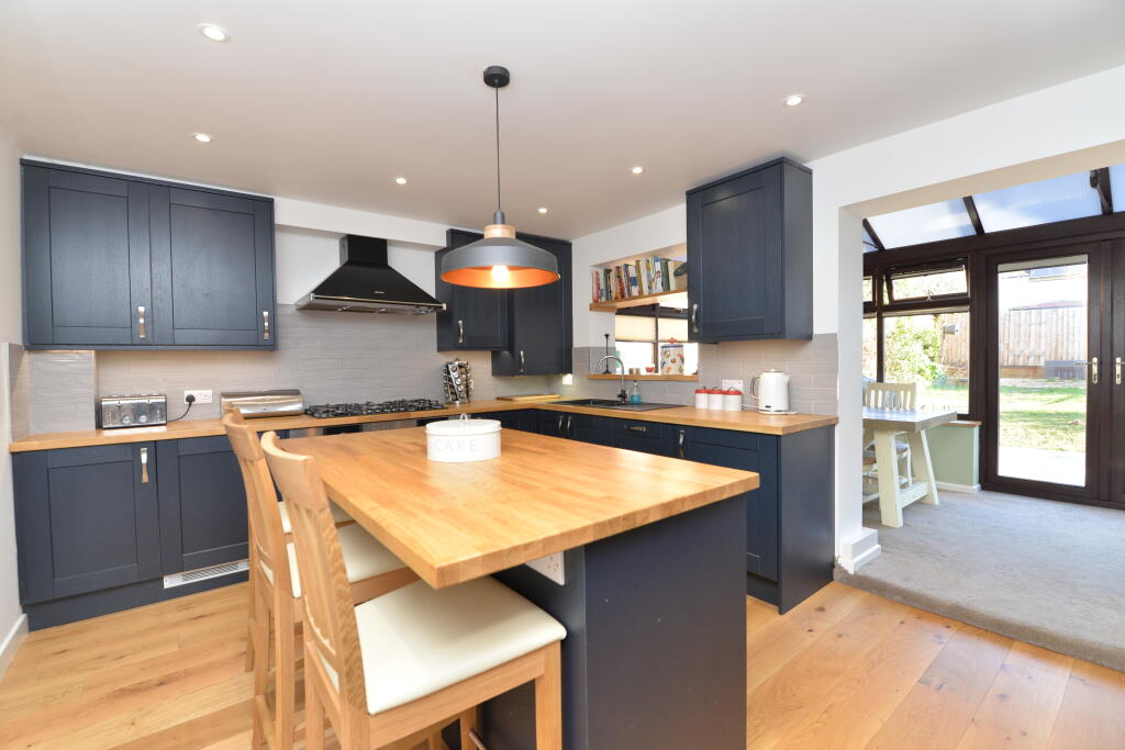 Additional property image - Bowland Rise, New Milton, Hampshire, BH25