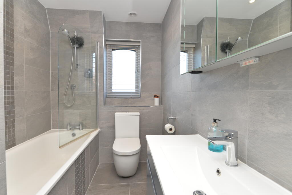 Additional property image - Bowland Rise, New Milton, Hampshire, BH25