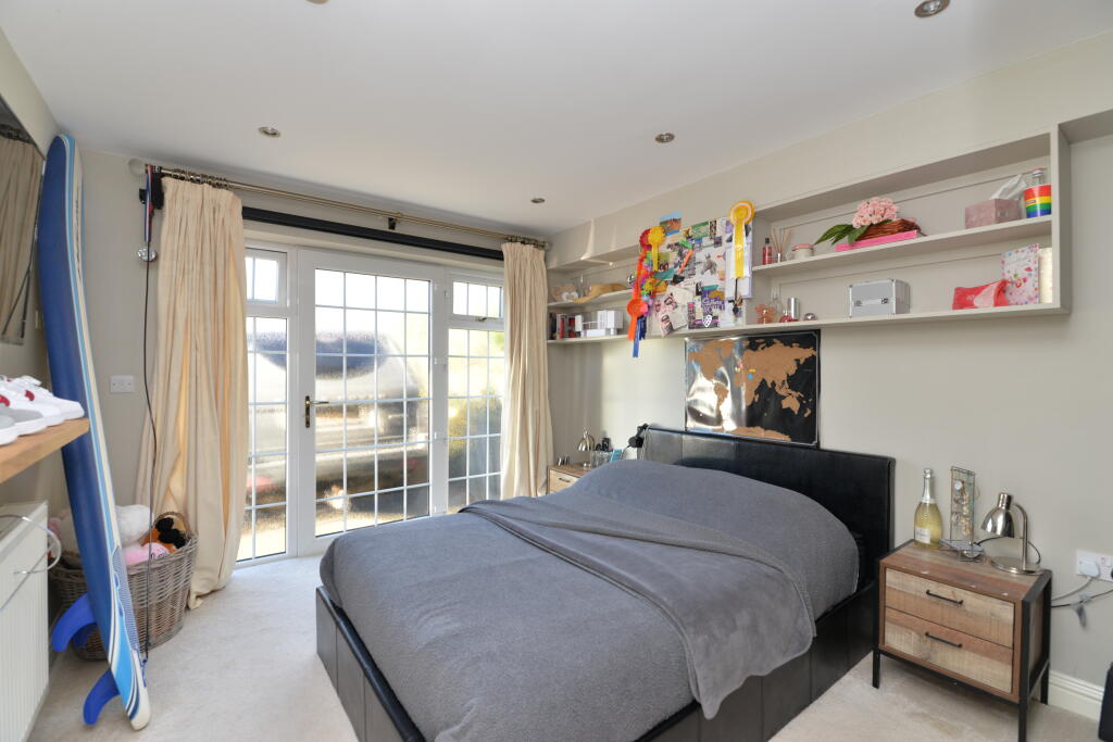 Additional property image - Bowland Rise, New Milton, Hampshire, BH25