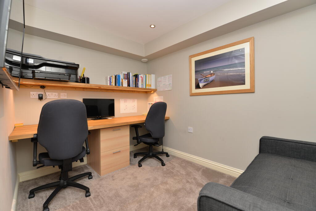 Additional property image - Bowland Rise, New Milton, Hampshire, BH25