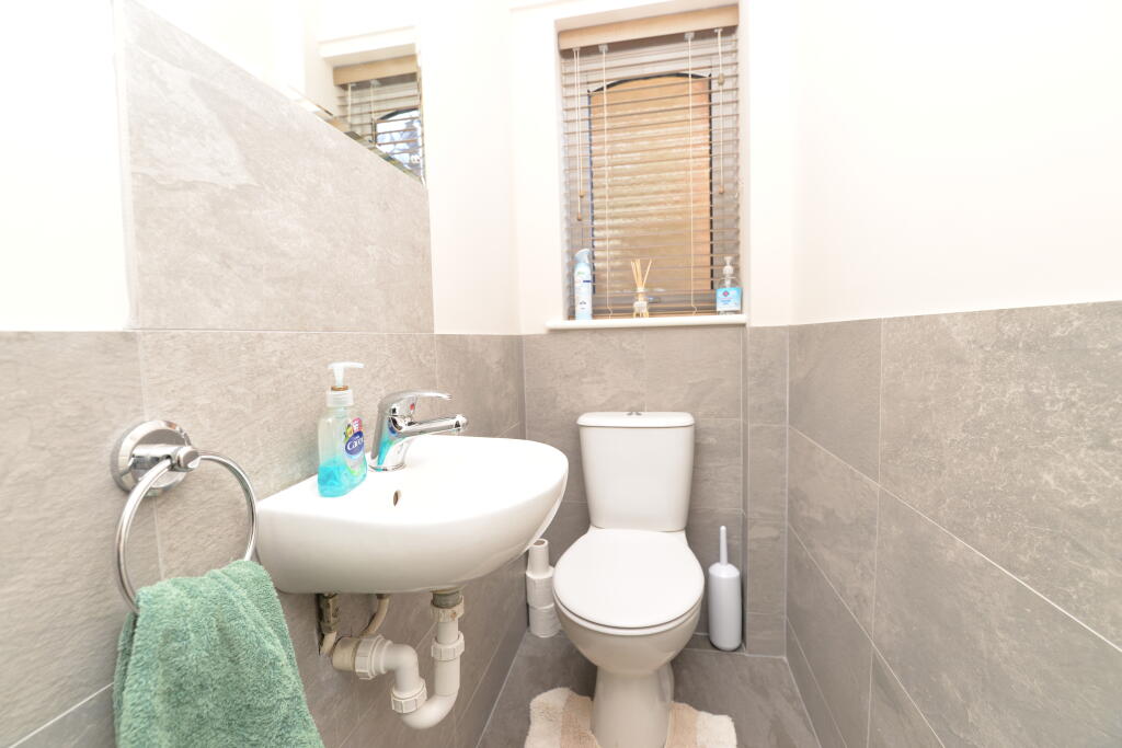 Additional property image - Bowland Rise, New Milton, Hampshire, BH25