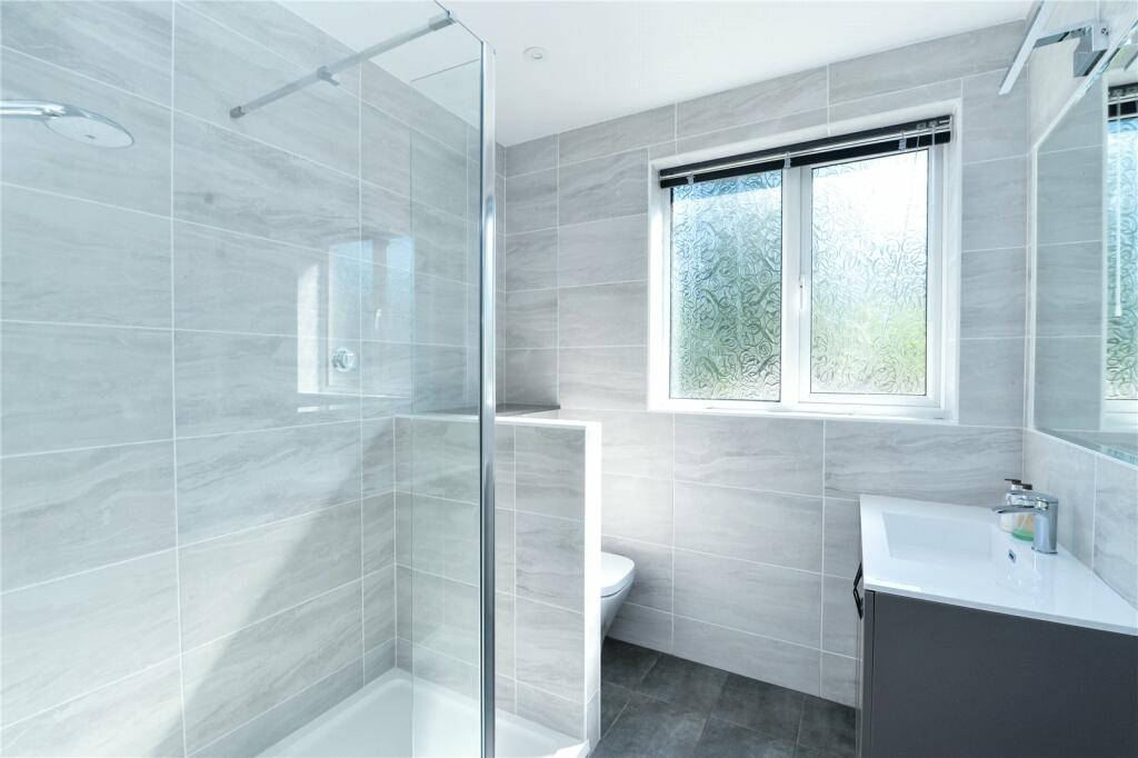 Additional property image - Chestnut Avenue, Barton on Sea, New Milton, Hampshire, BH25