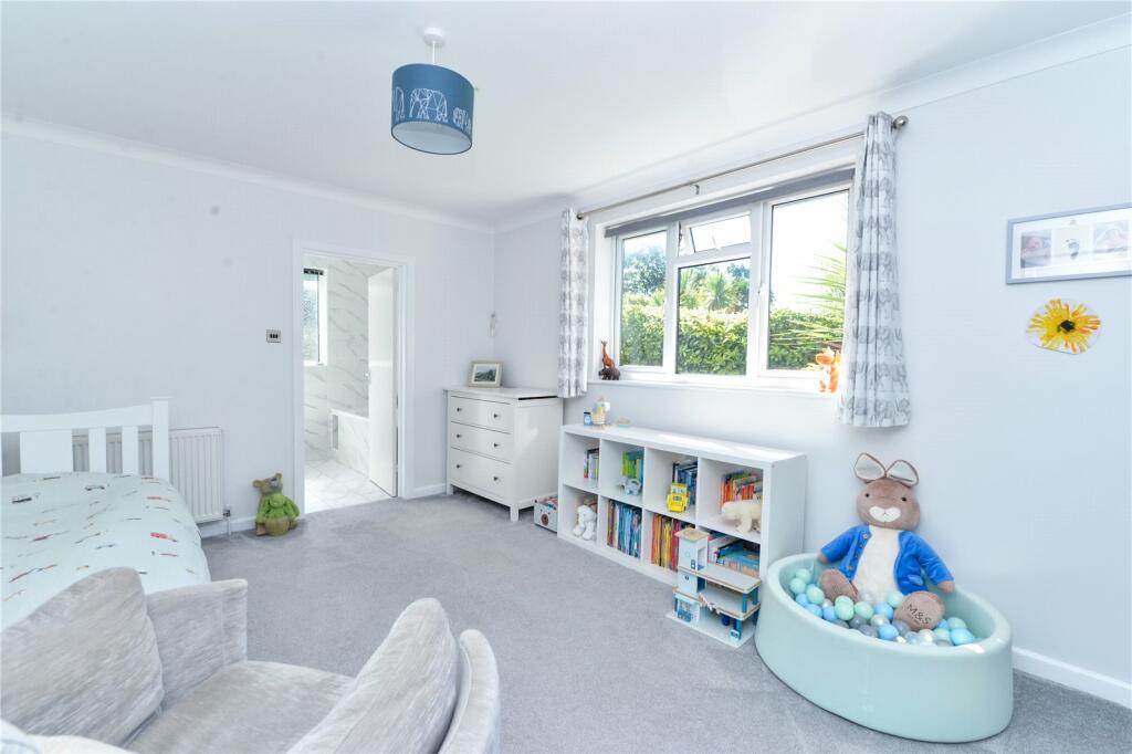 Additional property image - Chestnut Avenue, Barton on Sea, New Milton, Hampshire, BH25