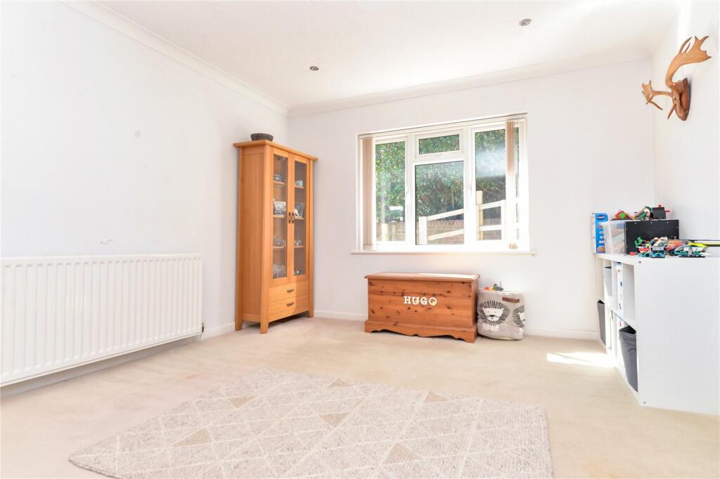 Additional property image - Chestnut Avenue, Barton on Sea, New Milton, Hampshire, BH25