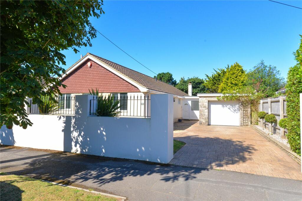 Additional property image - Chestnut Avenue, Barton on Sea, New Milton, Hampshire, BH25