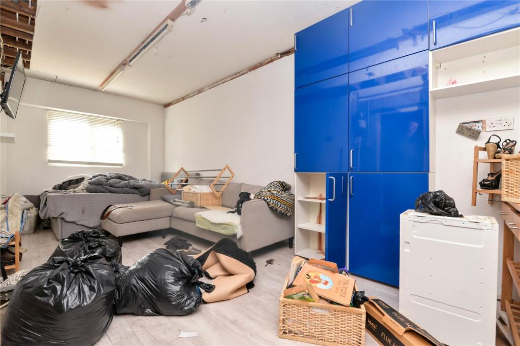 Additional property image - Hardy Close, New Milton, Hampshire, BH25