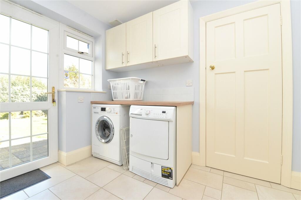 Additional property image - Beach Avenue, Barton on Sea, New Milton, Hampshire, BH25
