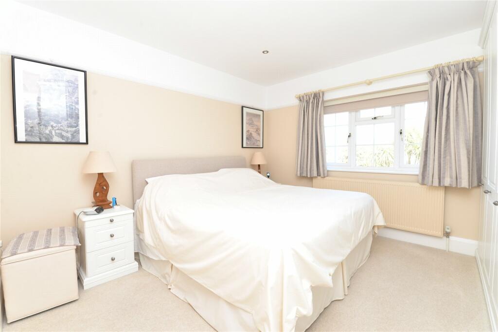 Additional property image - Beach Avenue, Barton on Sea, New Milton, Hampshire, BH25