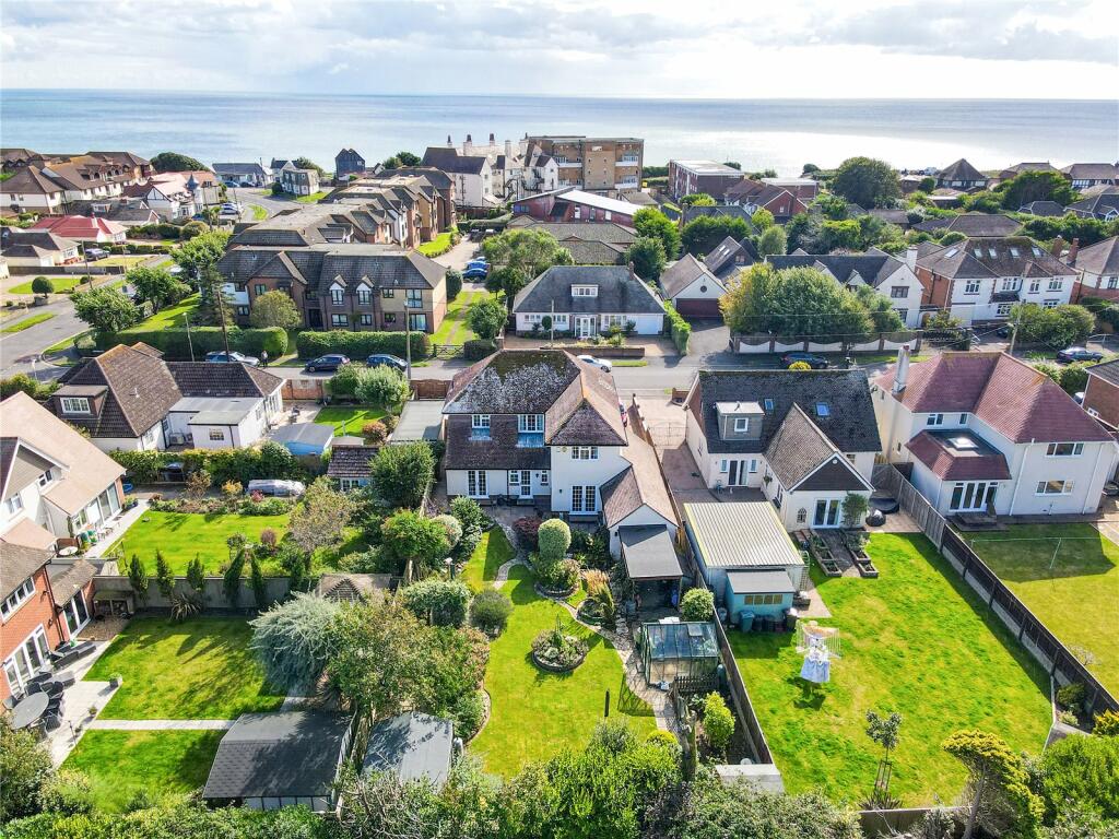 Additional property image - Beach Avenue, Barton on Sea, New Milton, Hampshire, BH25