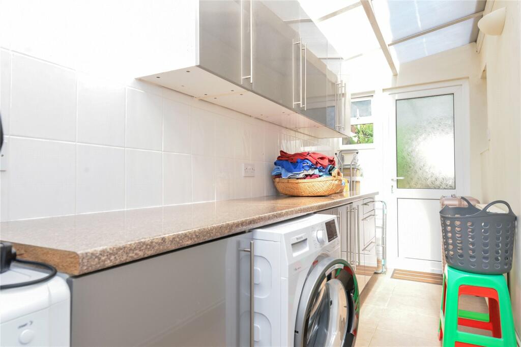 Additional property image - Ferndale Road, New Milton, Hampshire, BH25