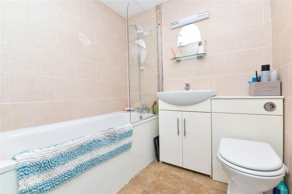 Additional property image - Ferndale Road, New Milton, Hampshire, BH25