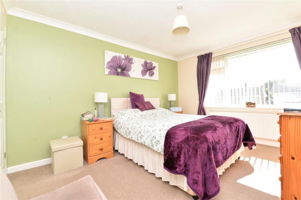 Additional property image - Ferndale Road, New Milton, Hampshire, BH25