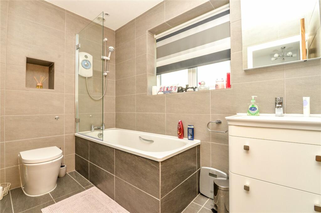 Additional property image - Studley Court, Barton On Sea, New Milton, Hampshire, BH25