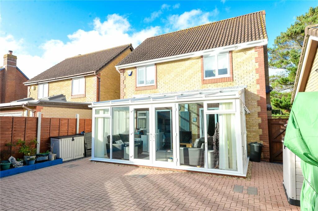 Additional property image - Studley Court, Barton On Sea, New Milton, Hampshire, BH25