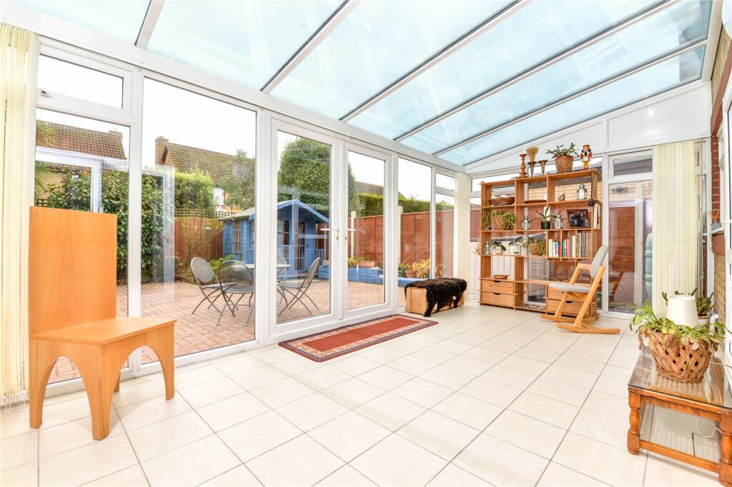 Additional property image - Studley Court, Barton On Sea, New Milton, Hampshire, BH25