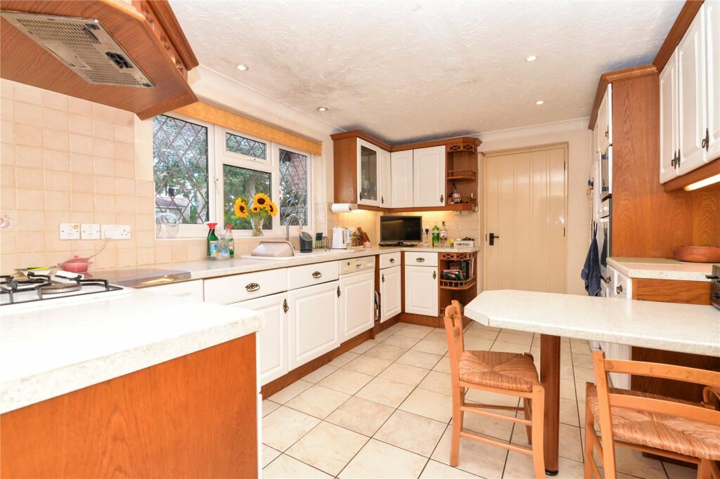 Additional property image - Barrs Wood Road, New Milton, Hampshire, BH25