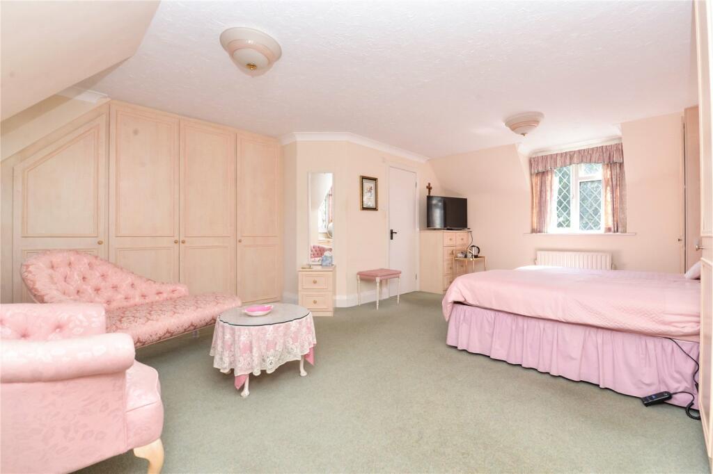 Additional property image - Barrs Wood Road, New Milton, Hampshire, BH25