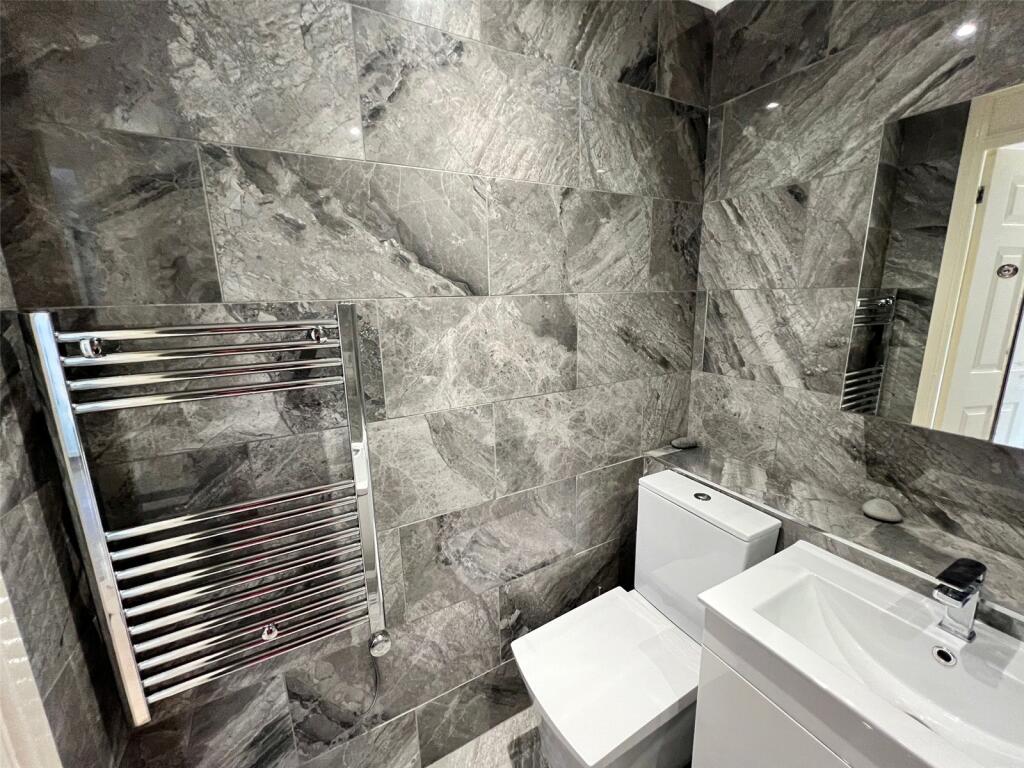 Additional property image - Buckingham Walk, New Milton, Hampshire, BH25
