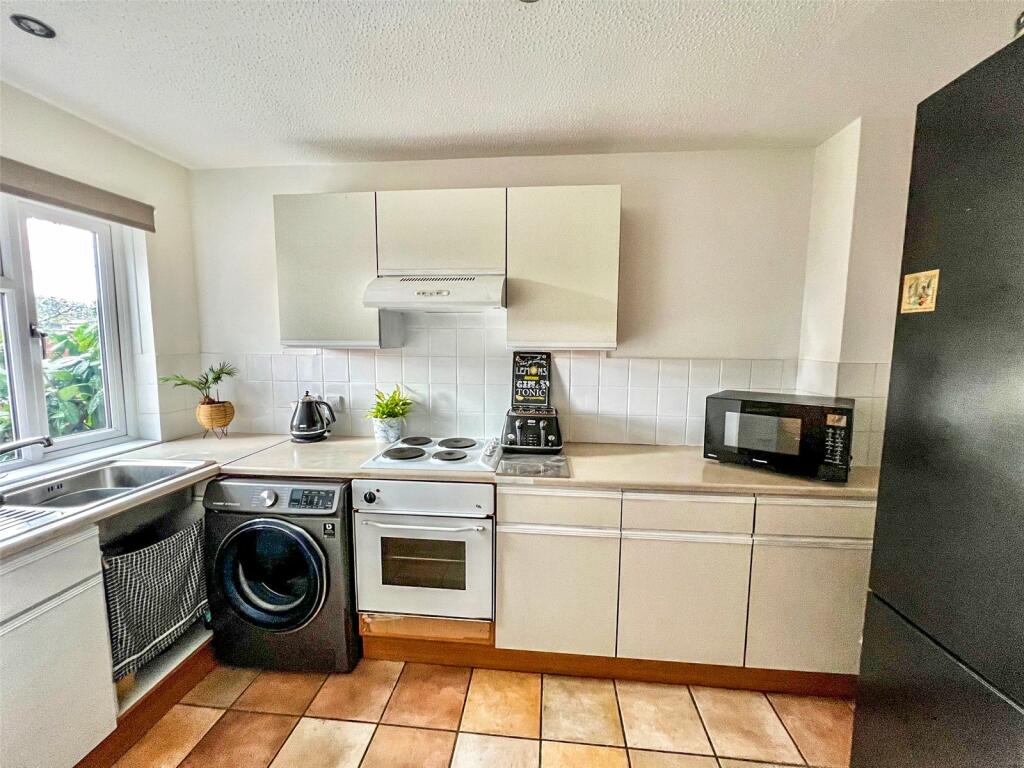 Additional property image - Buckingham Walk, New Milton, Hampshire, BH25