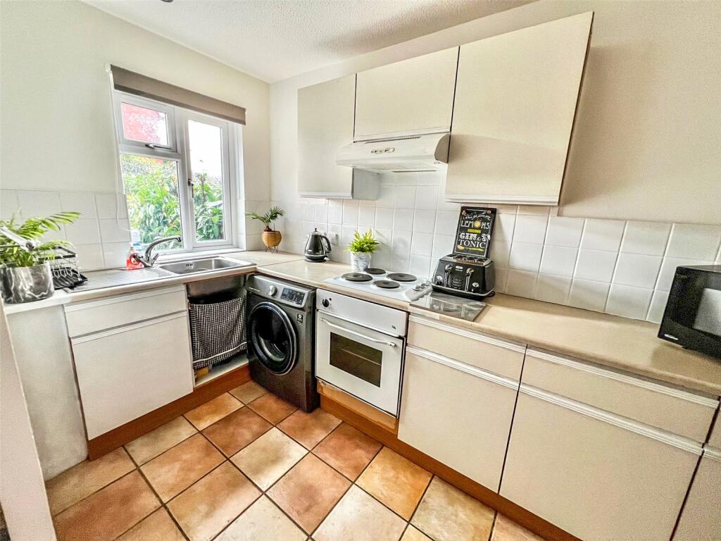 Additional property image - Buckingham Walk, New Milton, Hampshire, BH25