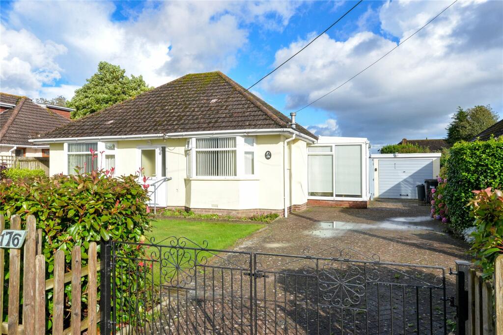 3 bedroom bungalow for sale in Stem Lane, New Milton, Hampshire, BH25