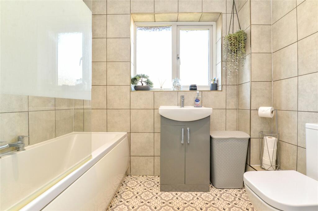 Additional property image - Eastlands, New Milton, Hampshire, BH25