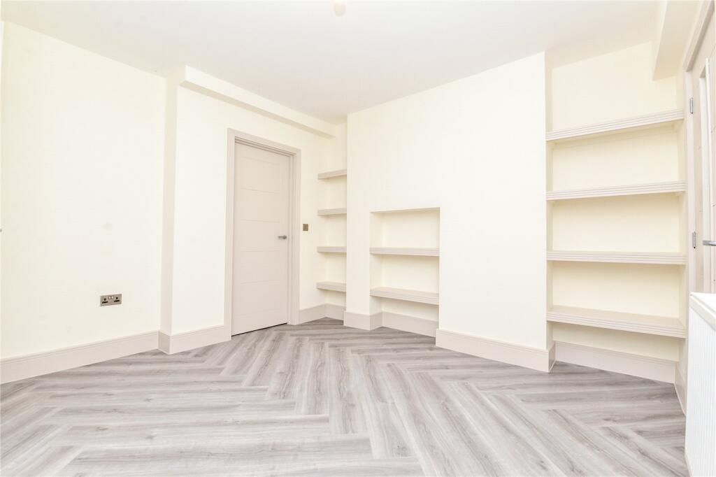 Additional property image - York Avenue, New Milton, Hampshire, BH25