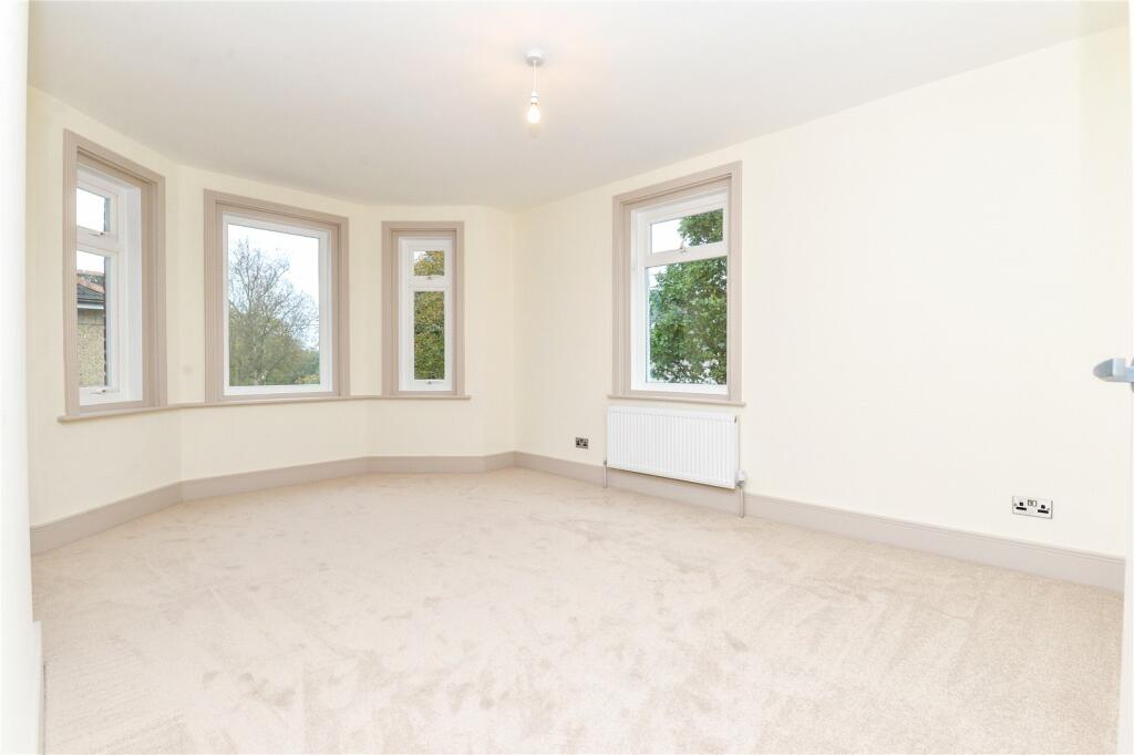 Additional property image - York Avenue, New Milton, Hampshire, BH25