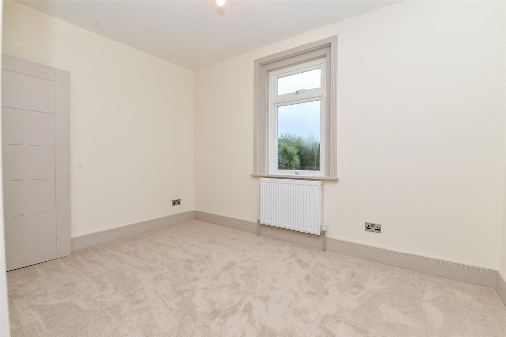 Additional property image - York Avenue, New Milton, Hampshire, BH25