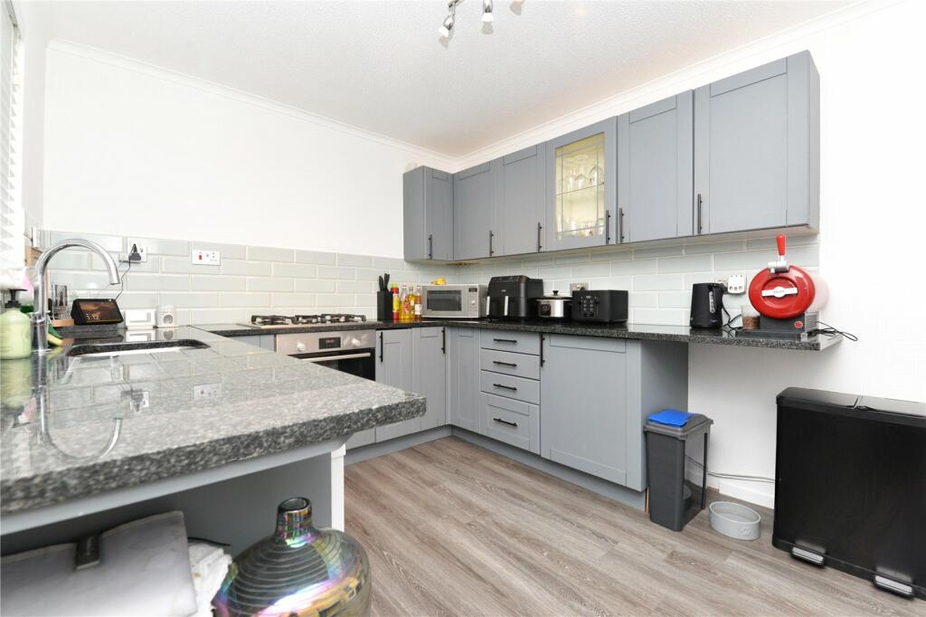 Additional property image - Carisbrooke Court, New Milton, Hampshire, BH25