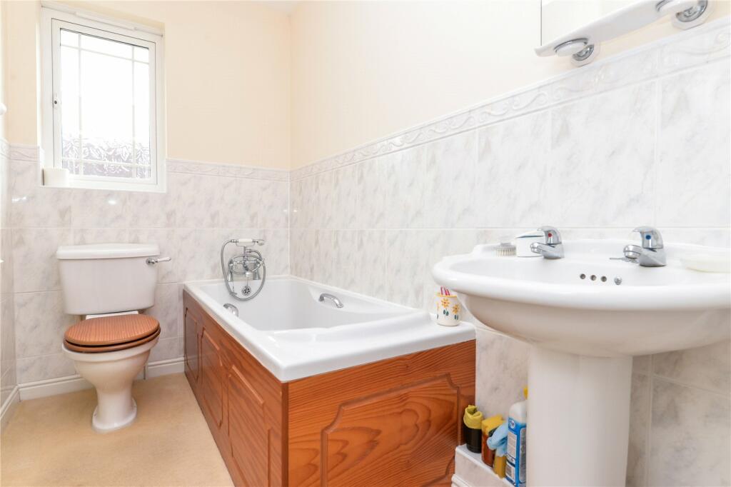 Additional property image - Ubsdell Close, New Milton, Hampshire, BH25