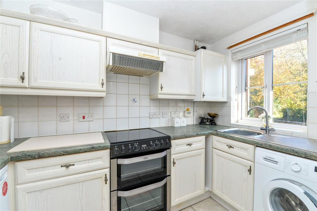 Additional property image - Fawn Gardens, New Milton, Hampshire, BH25