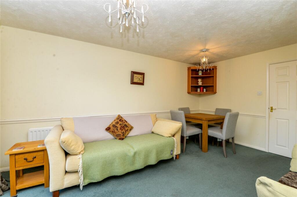 Additional property image - Fawn Gardens, New Milton, Hampshire, BH25