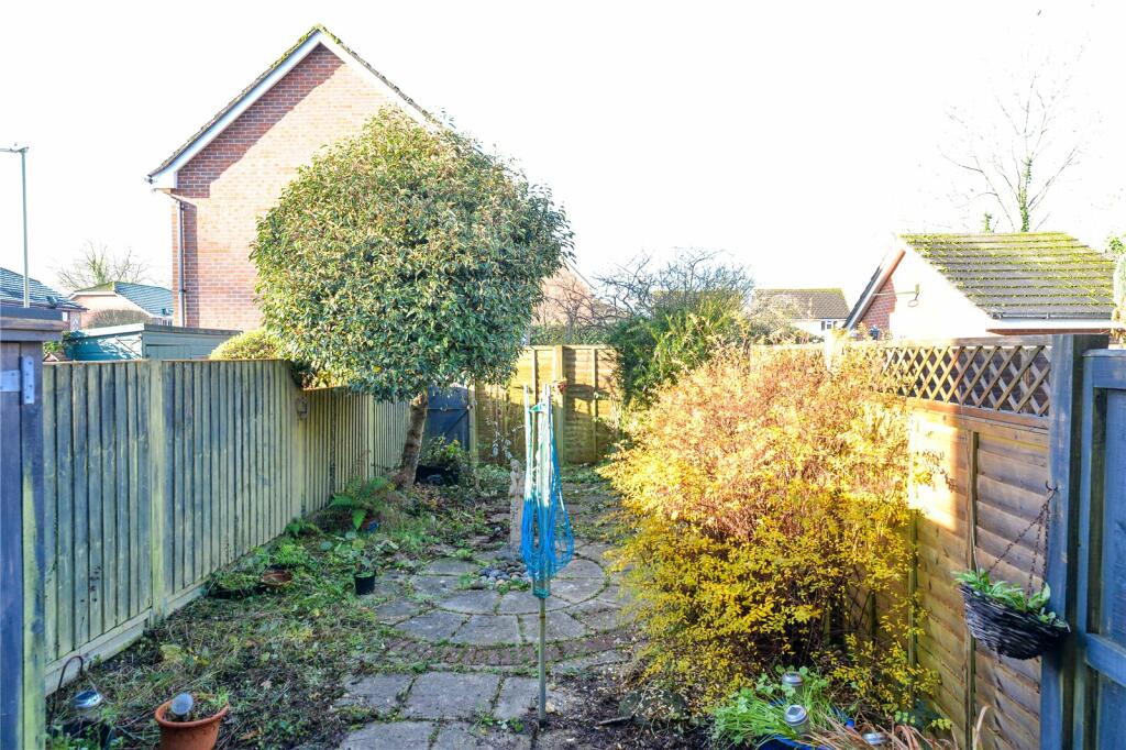 Additional property image - Fawn Gardens, New Milton, Hampshire, BH25