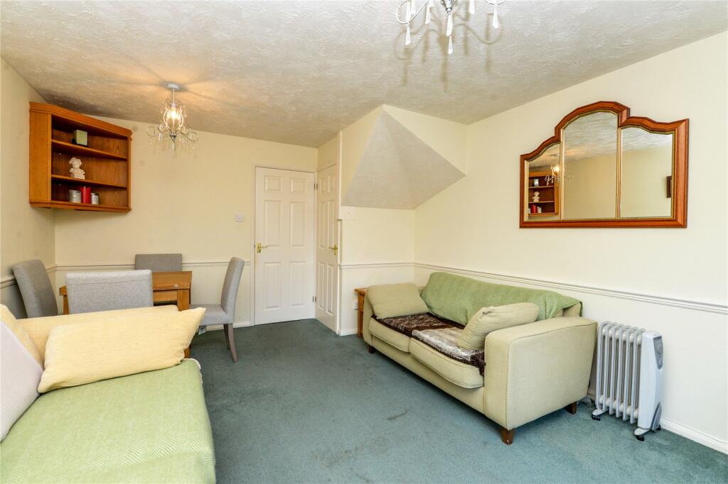 Additional property image - Fawn Gardens, New Milton, Hampshire, BH25