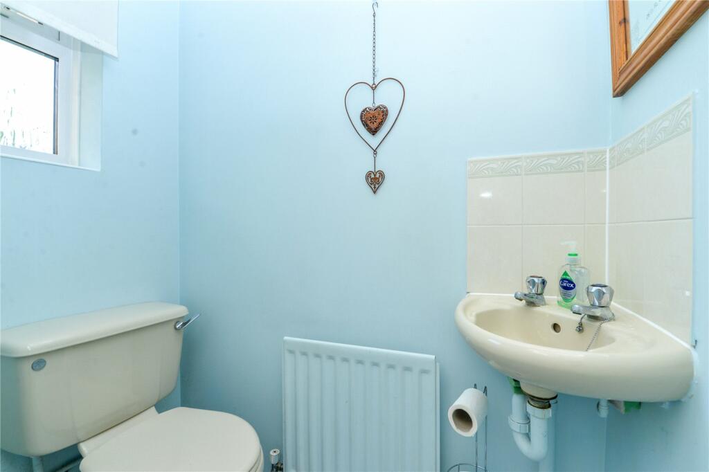 Additional property image - Fawn Gardens, New Milton, Hampshire, BH25