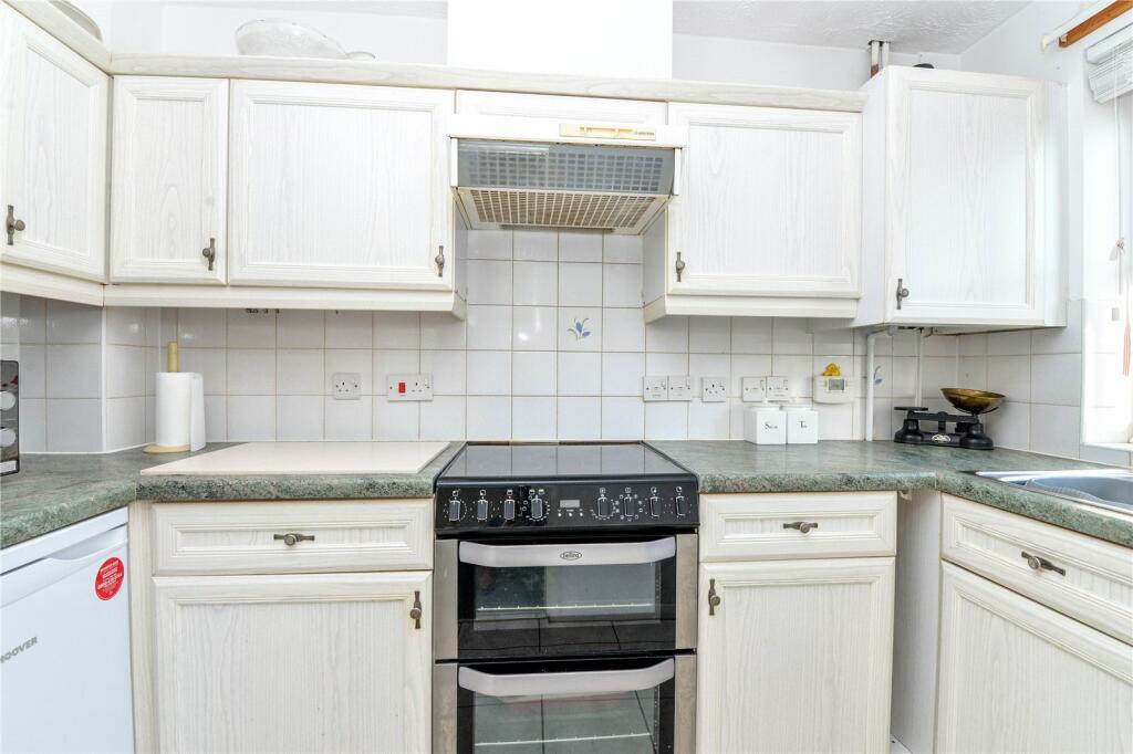Additional property image - Fawn Gardens, New Milton, Hampshire, BH25