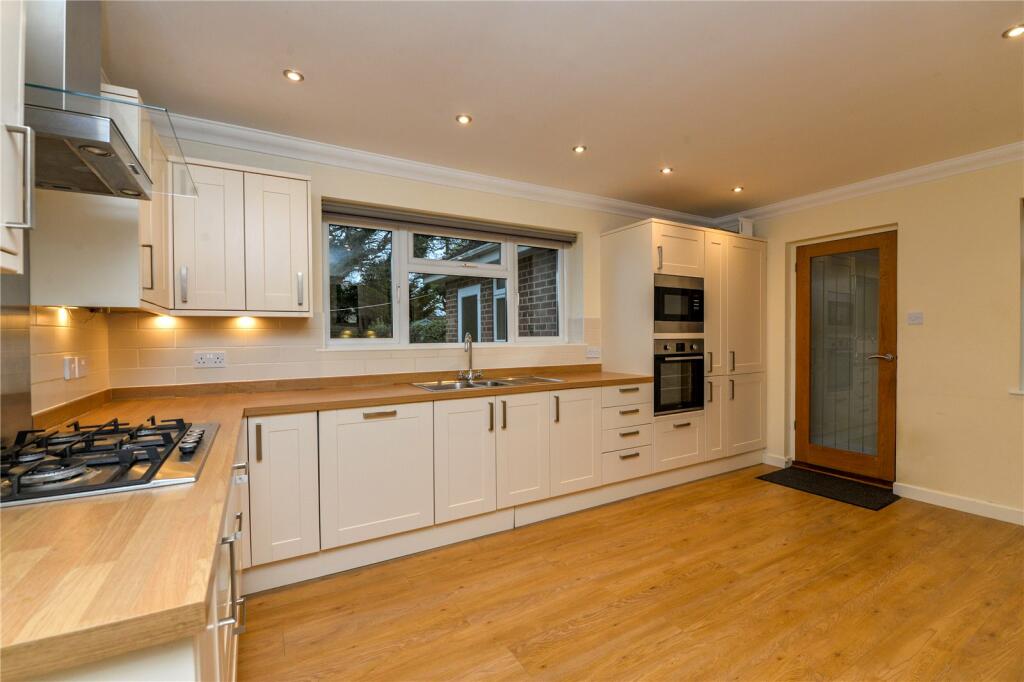 Additional property image - Barton Croft, Barton on Sea, New Milton, Hampshire, BH25
