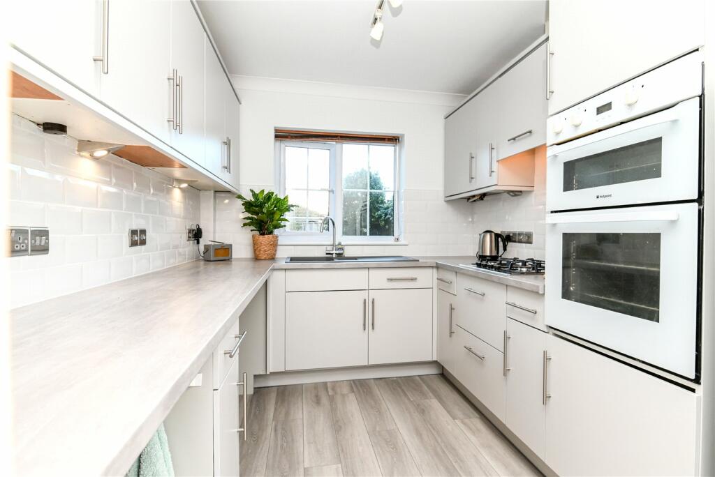 Additional property image - The Cottages, 2 Marine Drive, Barton on Sea, Hampshire, BH25