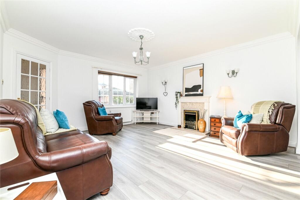 Additional property image - The Cottages, 2 Marine Drive, Barton on Sea, Hampshire, BH25