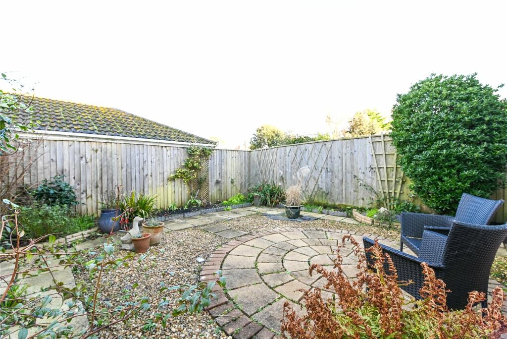 Additional property image - The Cottages, 2 Marine Drive, Barton on Sea, Hampshire, BH25