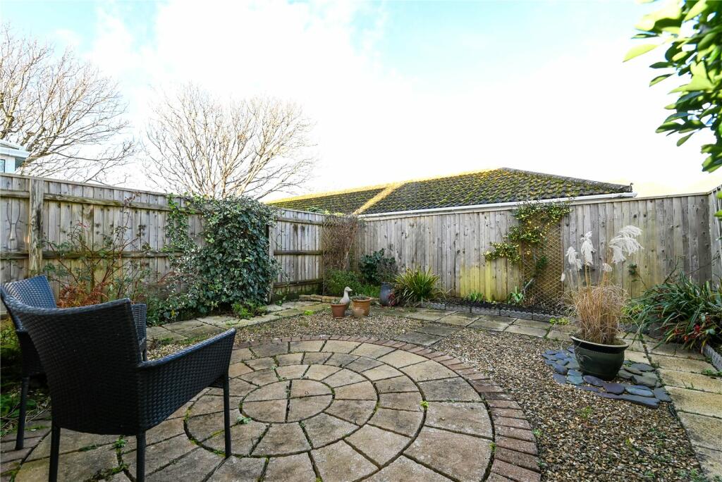 Additional property image - The Cottages, 2 Marine Drive, Barton on Sea, Hampshire, BH25