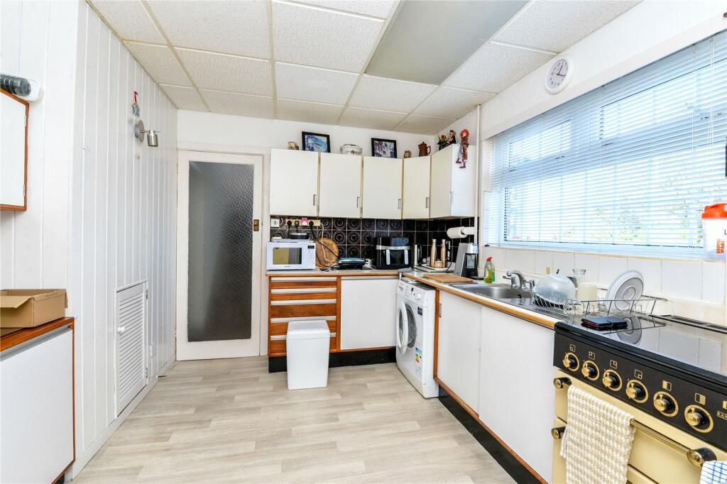 Additional property image - Marley Close, New Milton, Hampshire, BH25