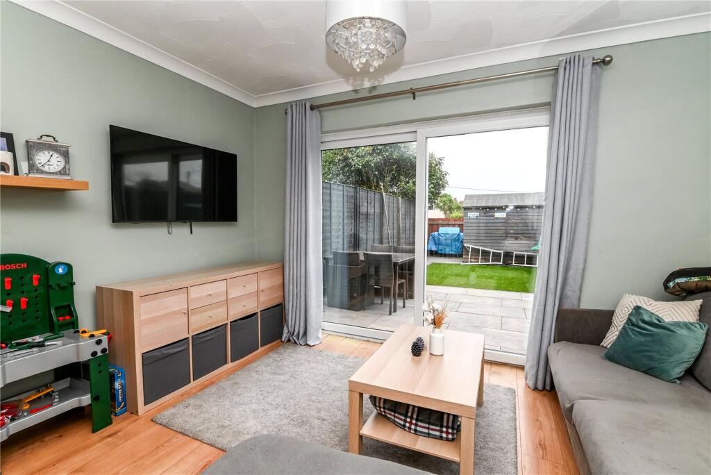 Additional property image - Vincent Close, New Milton, Hampshire, BH25