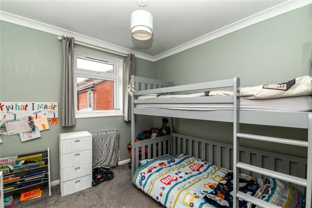 Additional property image - Vincent Close, New Milton, Hampshire, BH25