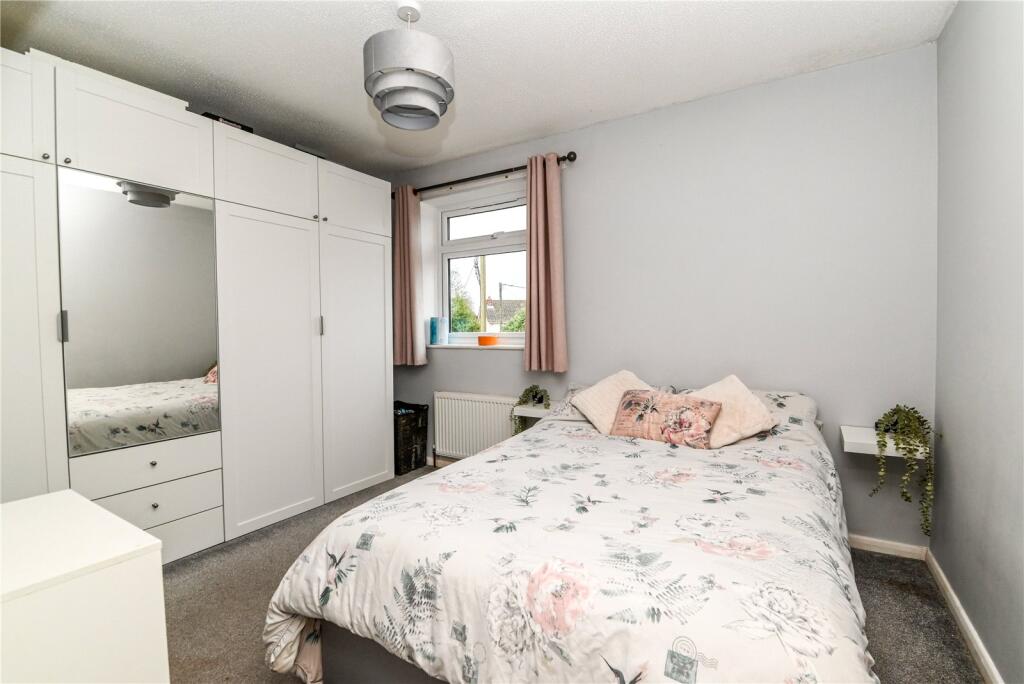 Additional property image - Vincent Close, New Milton, Hampshire, BH25
