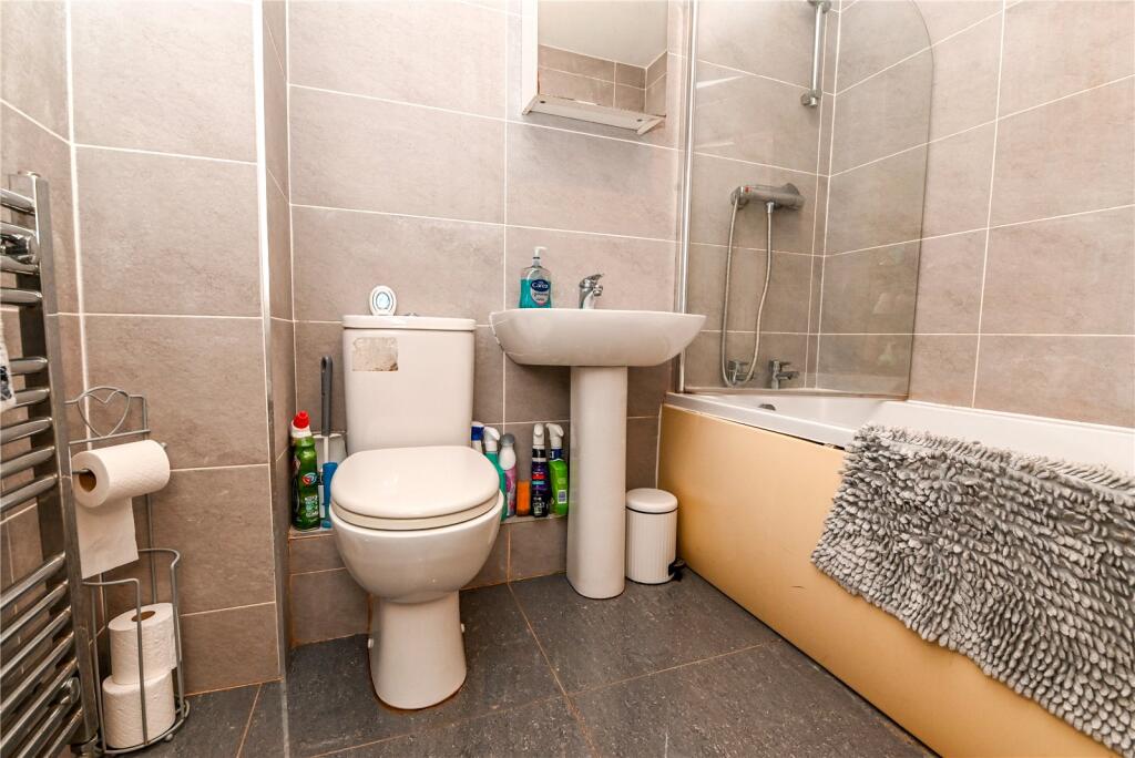 Additional property image - Vincent Close, New Milton, Hampshire, BH25