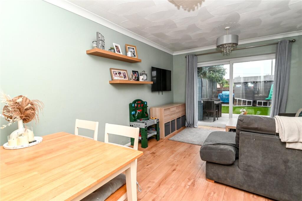 Additional property image - Vincent Close, New Milton, Hampshire, BH25