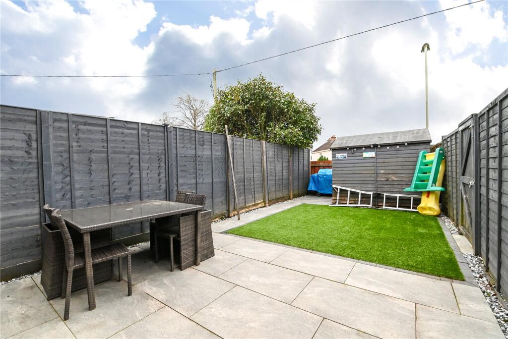Additional property image - Vincent Close, New Milton, Hampshire, BH25