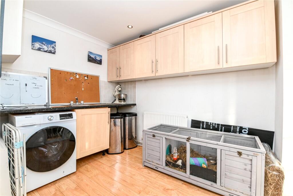 Additional property image - Deerleap Way, New Milton, Hampshire, BH25